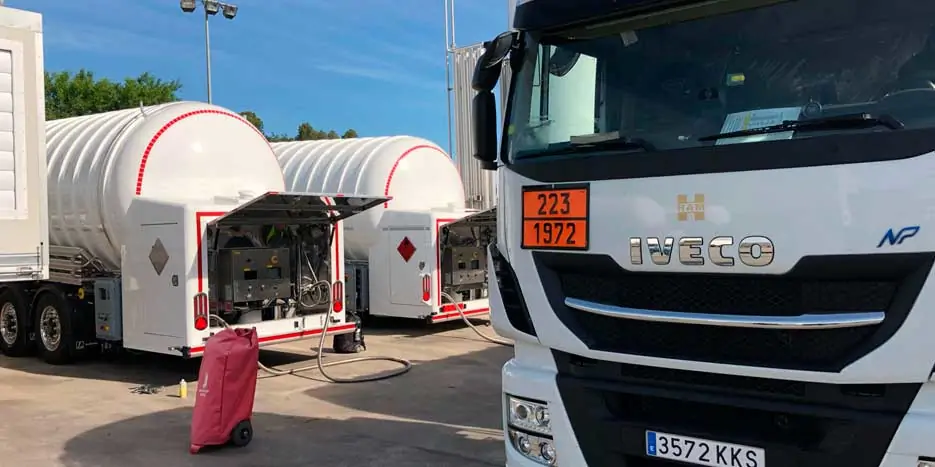 Vakuum makes training courses available to its clients Vakuum offers its customers training courses on cryogenic equipment